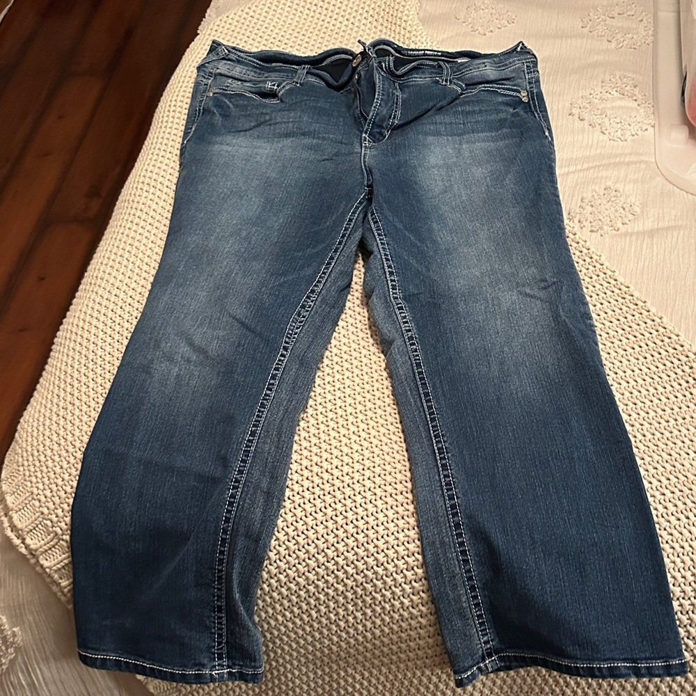 Wallflower Women's Straight Leg Jeans in Blue